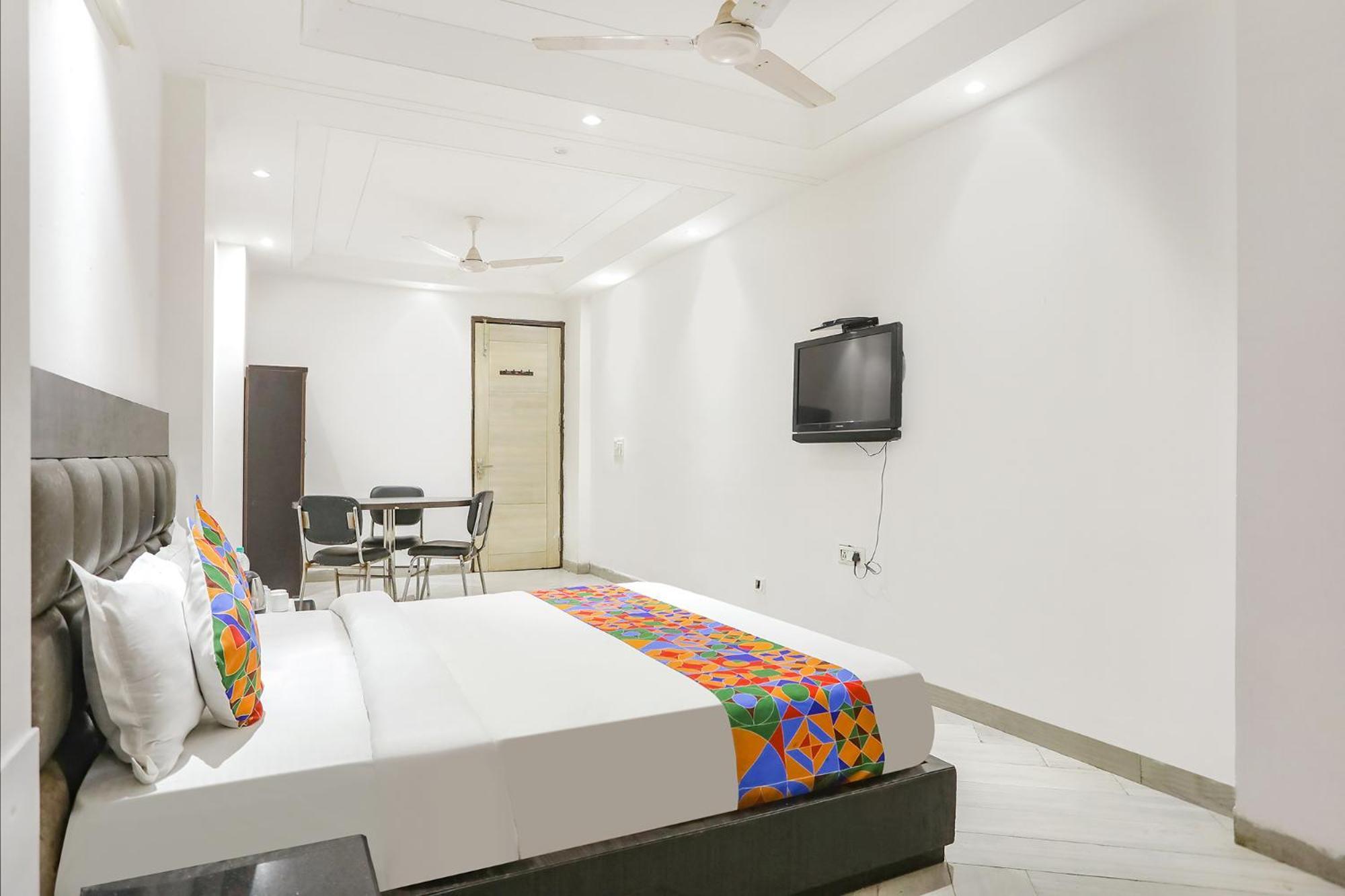 Fabexpress Lotus Palace New Delhi Exterior photo