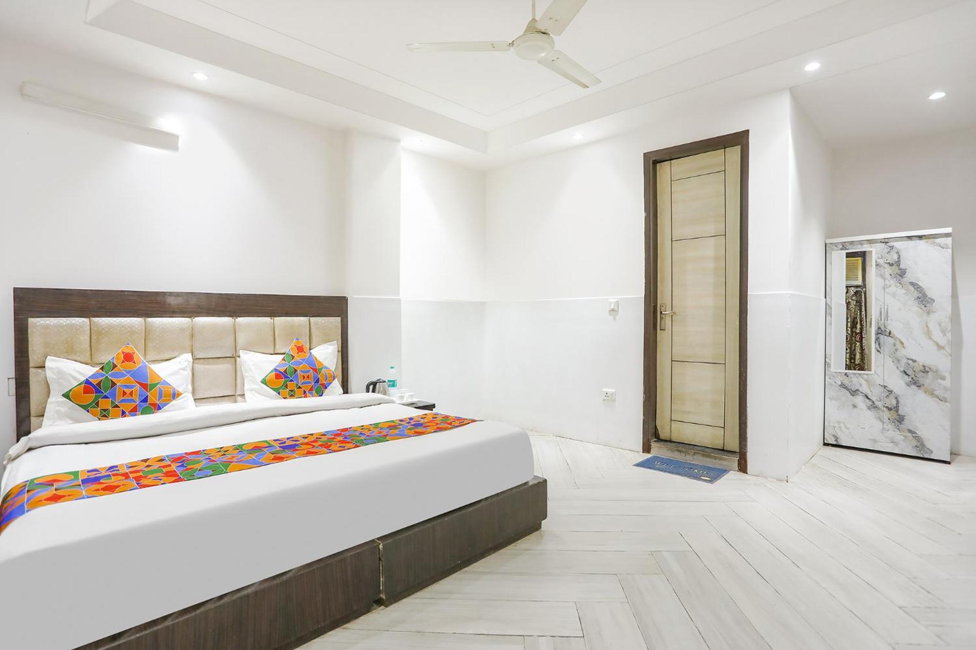 Fabexpress Lotus Palace New Delhi Exterior photo