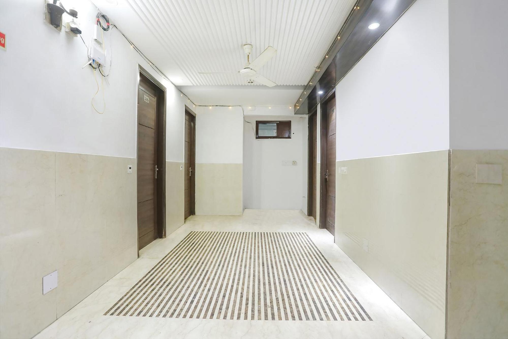 Fabexpress Lotus Palace New Delhi Exterior photo