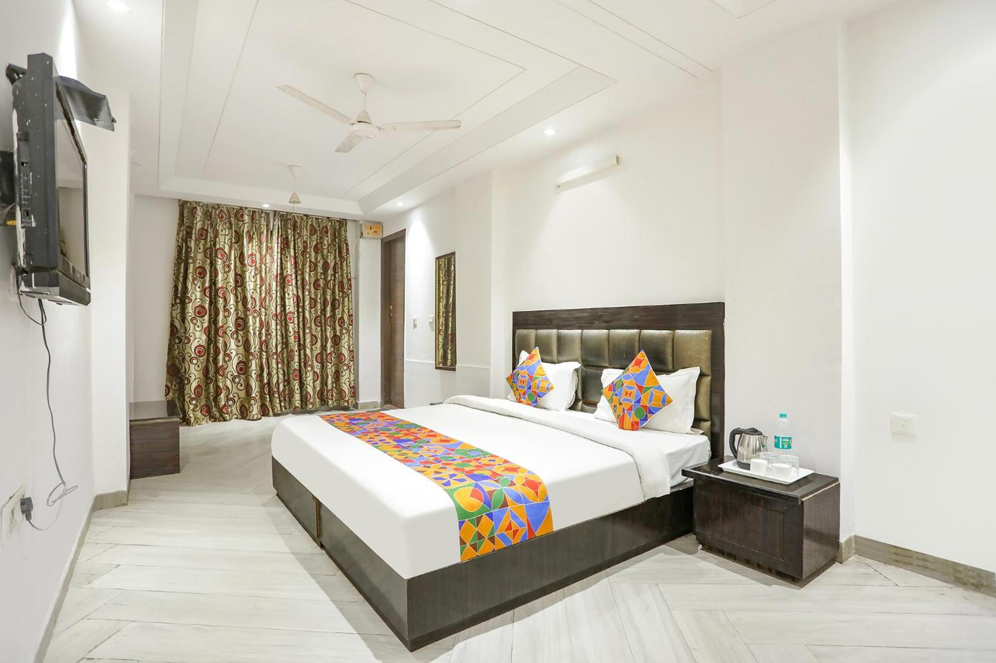 Fabexpress Lotus Palace New Delhi Exterior photo