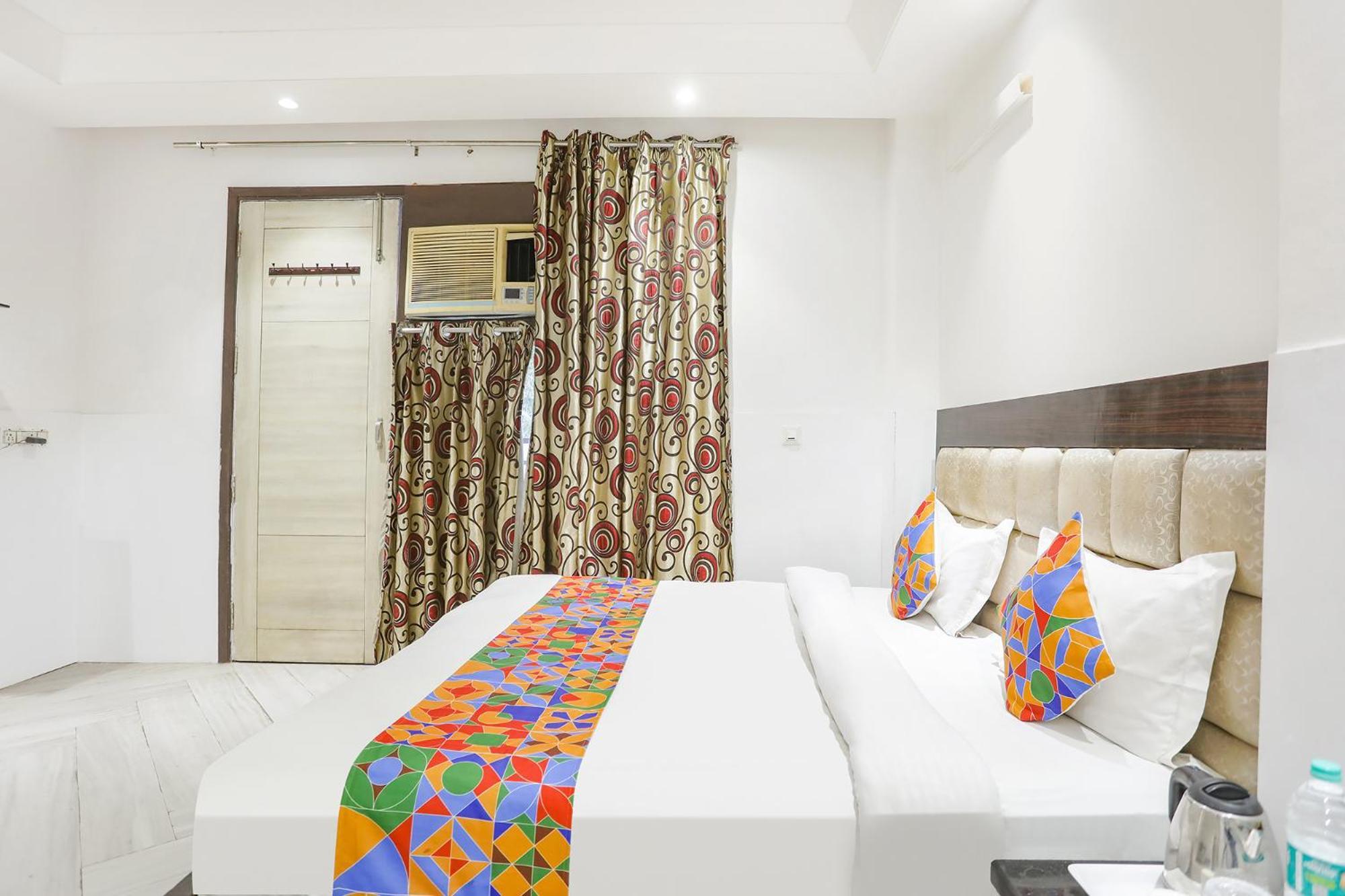 Fabexpress Lotus Palace New Delhi Exterior photo
