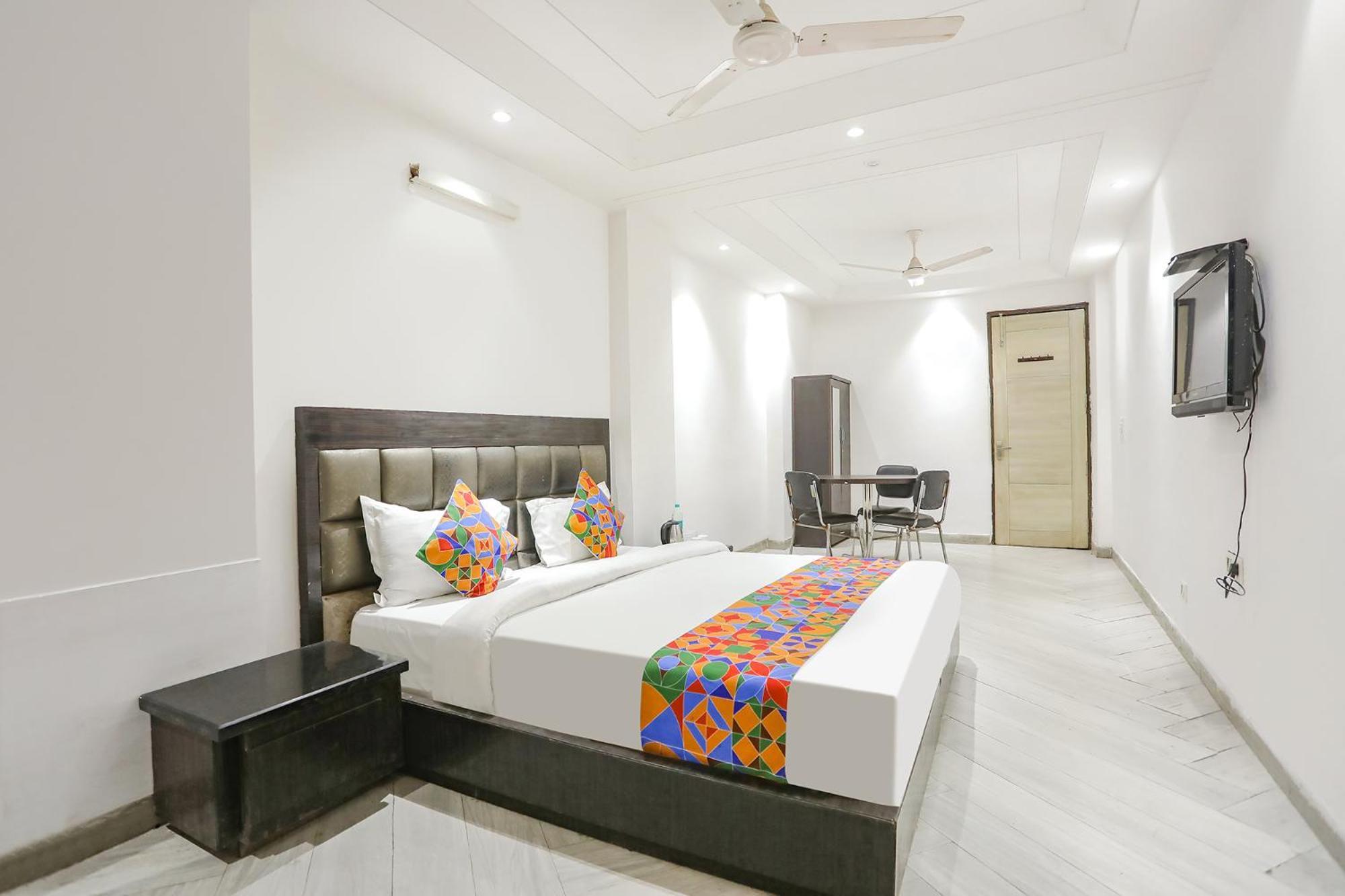 Fabexpress Lotus Palace New Delhi Exterior photo