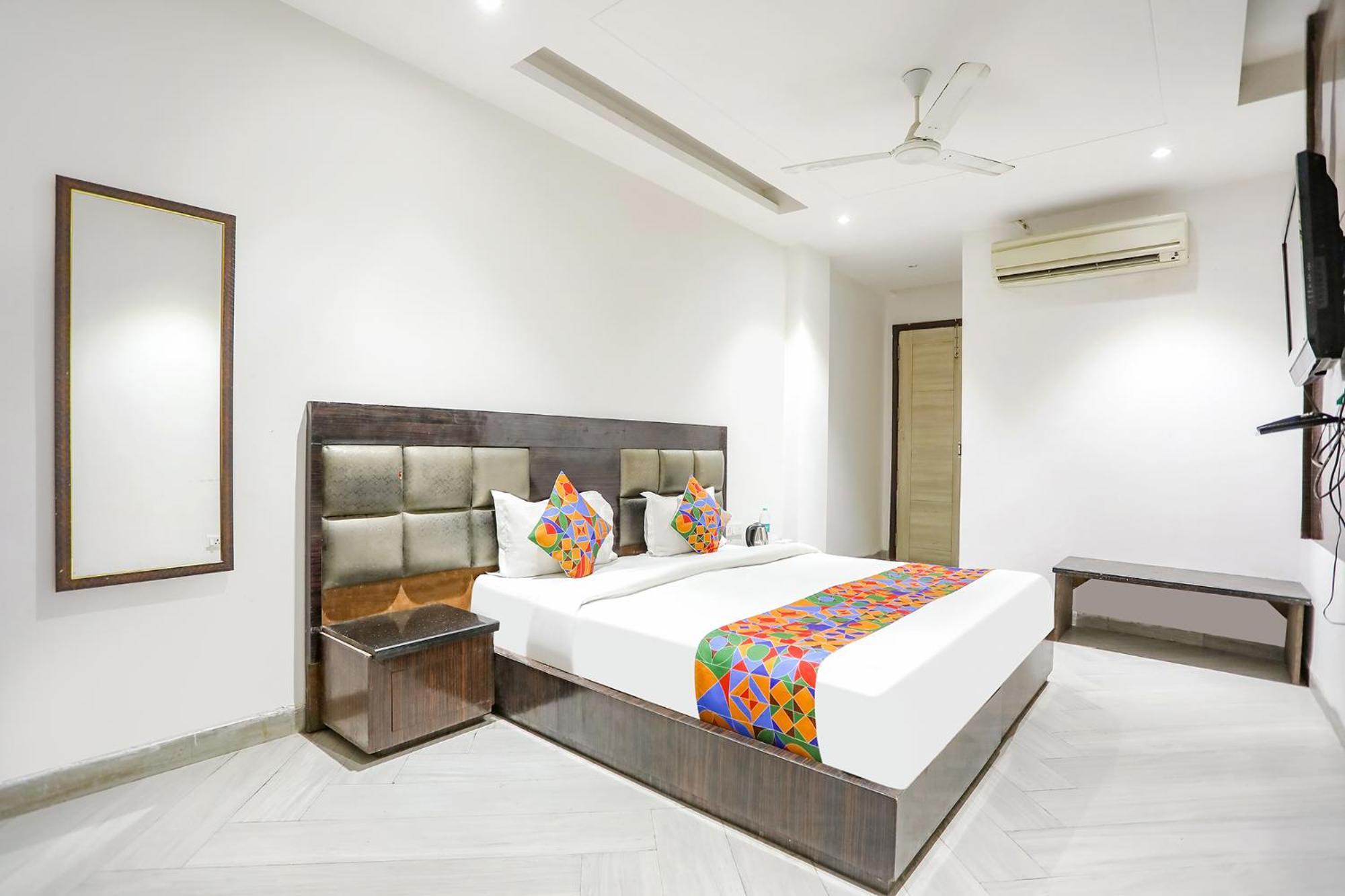 Fabexpress Lotus Palace New Delhi Exterior photo