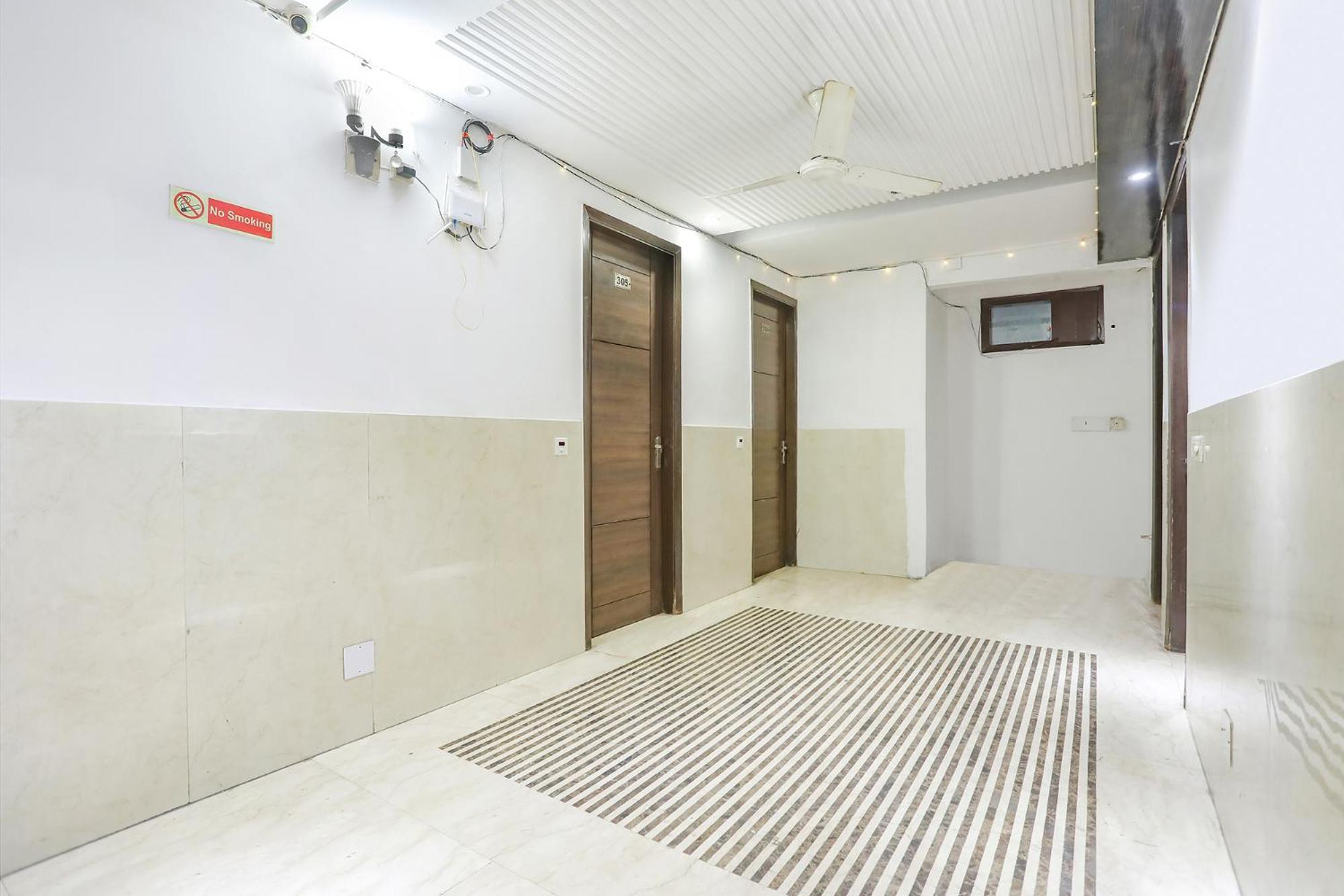 Fabexpress Lotus Palace New Delhi Exterior photo