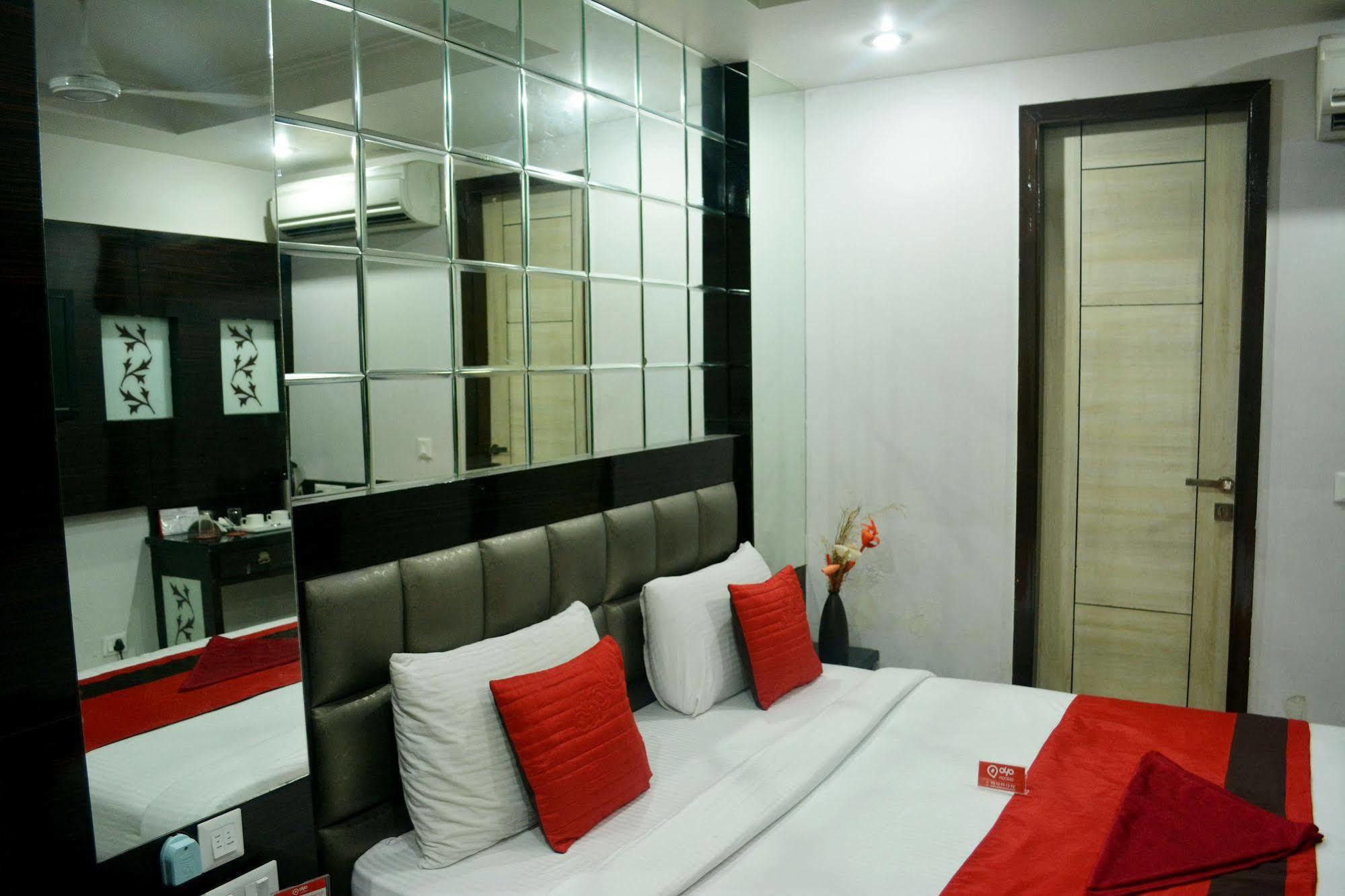 Fabexpress Lotus Palace New Delhi Exterior photo